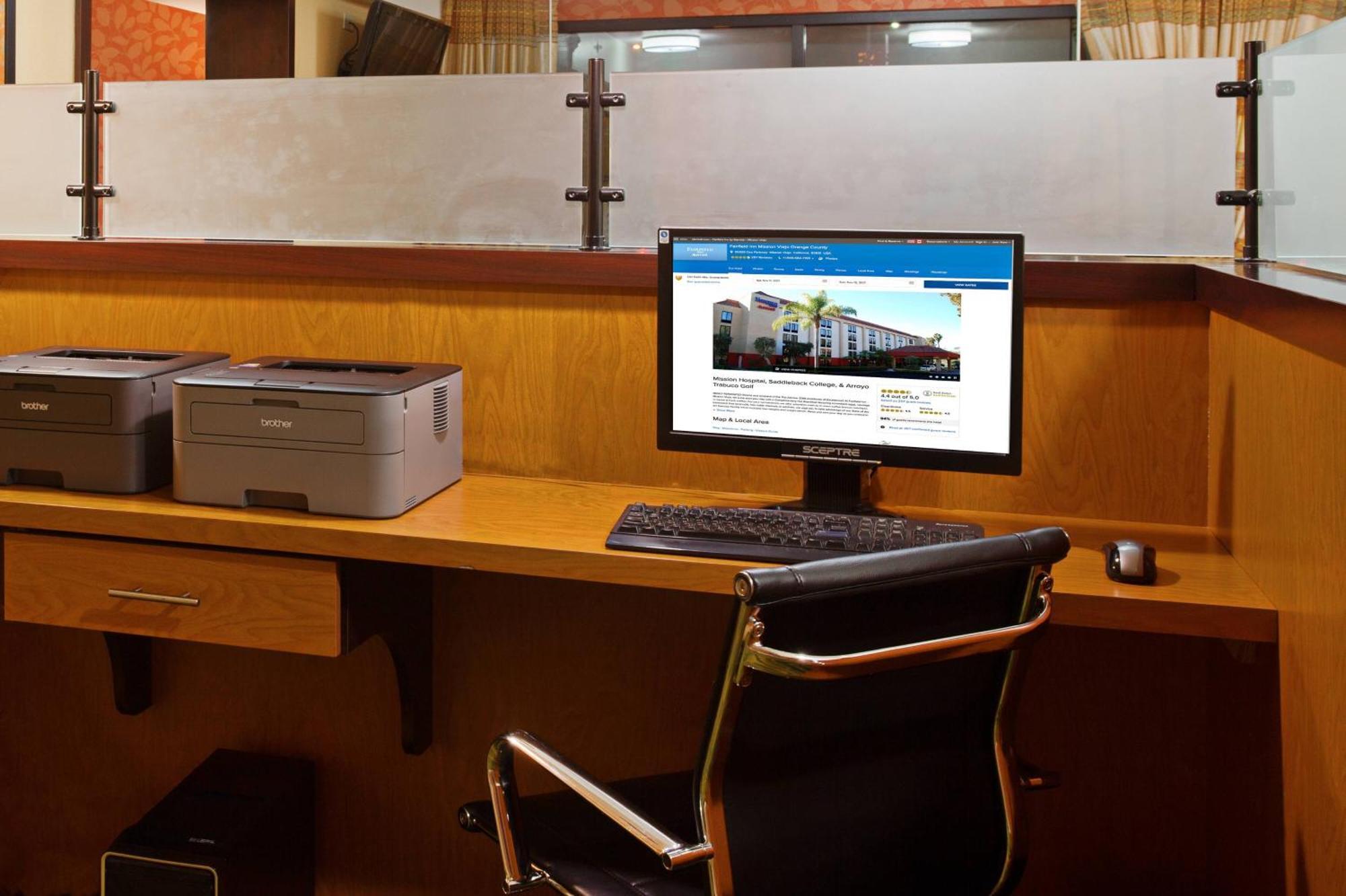 Fairfield By Marriott Orange County Hotel