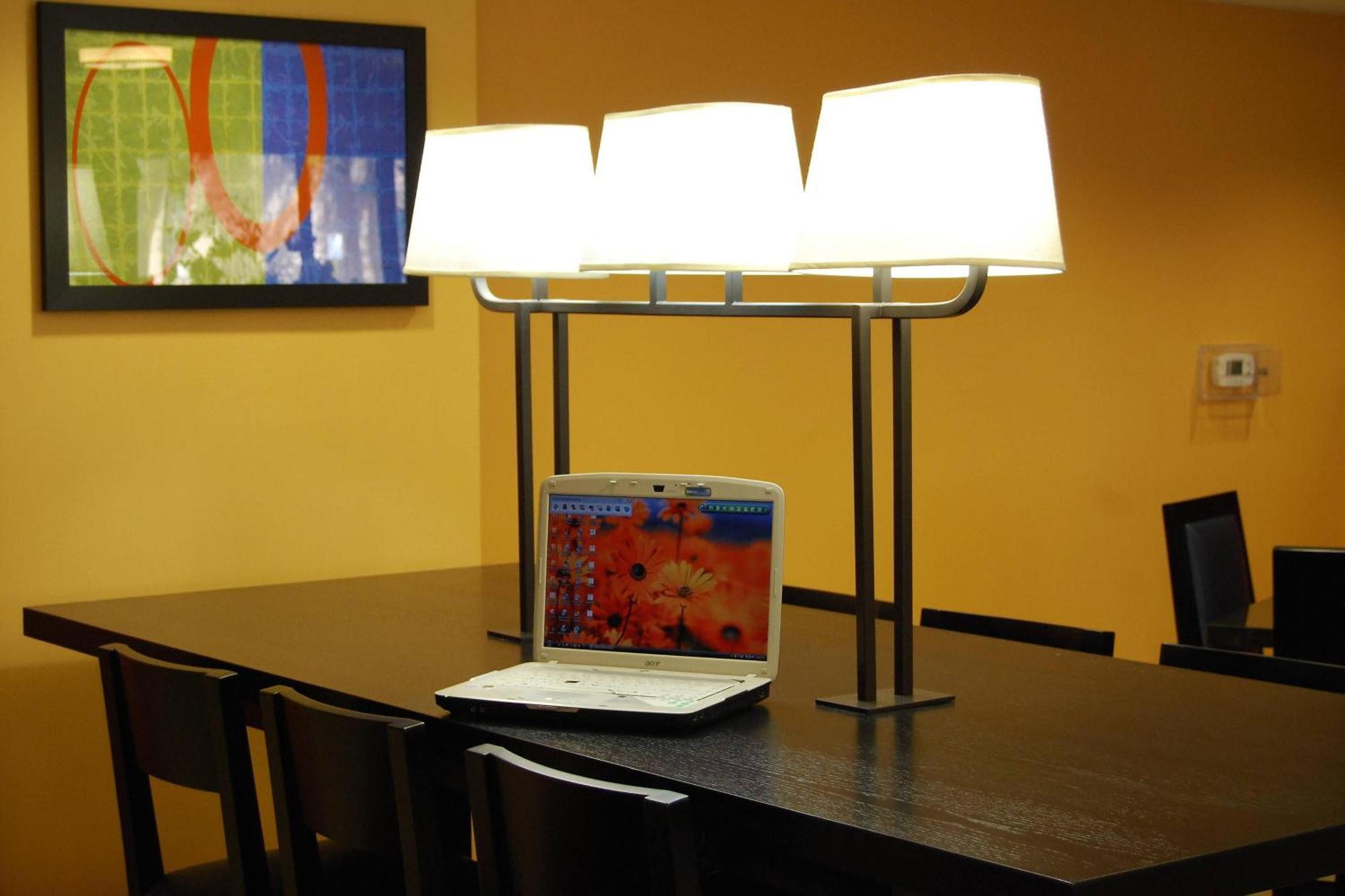 Fairfield By Marriott Orange County Hotel