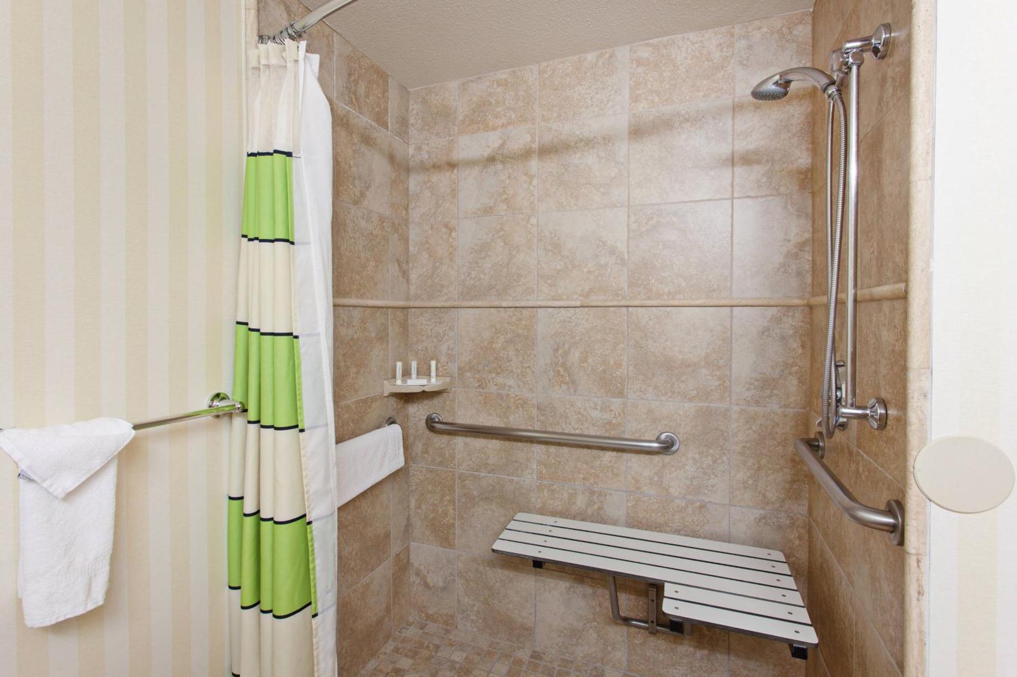 Fairfield By Marriott Orange County 3*