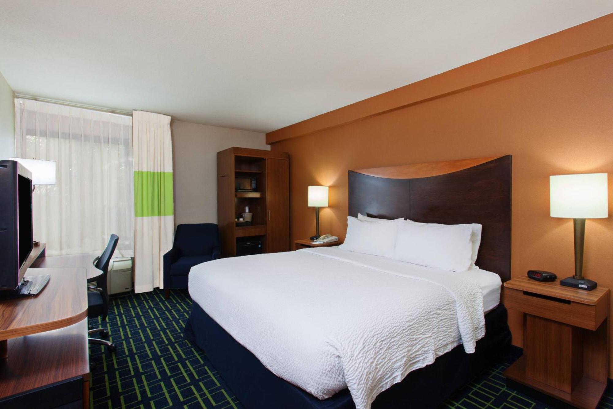 Hotel Fairfield By Marriott Orange County 3*
