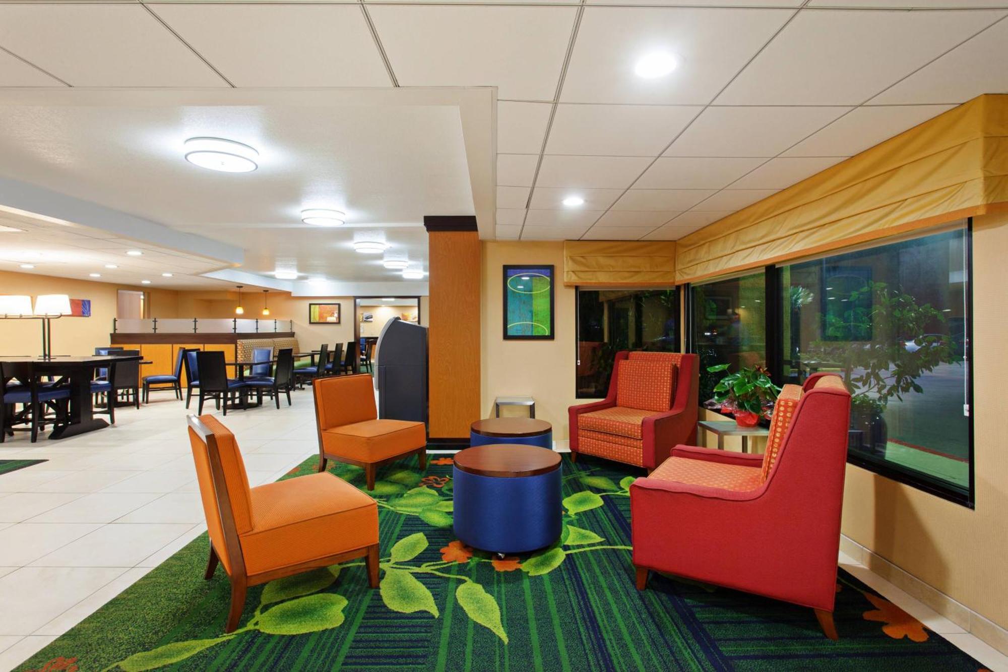 Hotel Fairfield By Marriott Orange County 3*