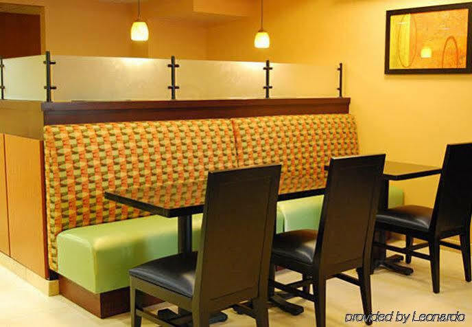 Fairfield By Marriott Orange County Hotel 3*